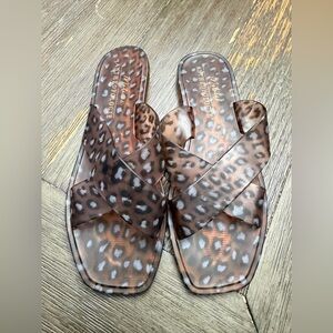 Matisse ANTHROPOLOGIE "VILLA" Leopard Jelly Slip-On Sandals Sz 7M US / 38 EU